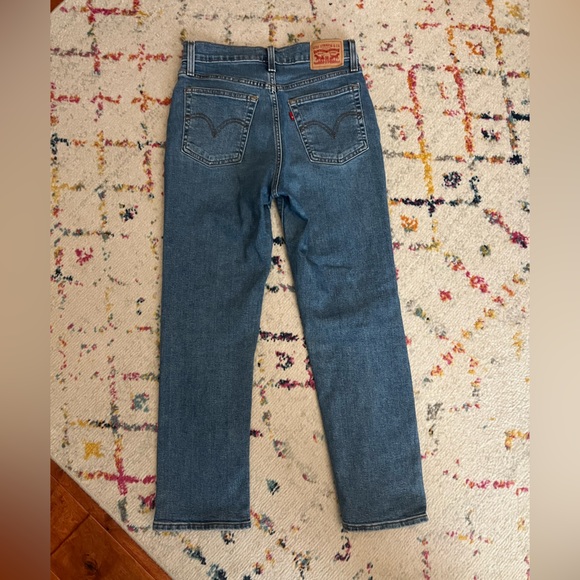 Levi's Wedgie Straight Jeans - Picture 3 of 6